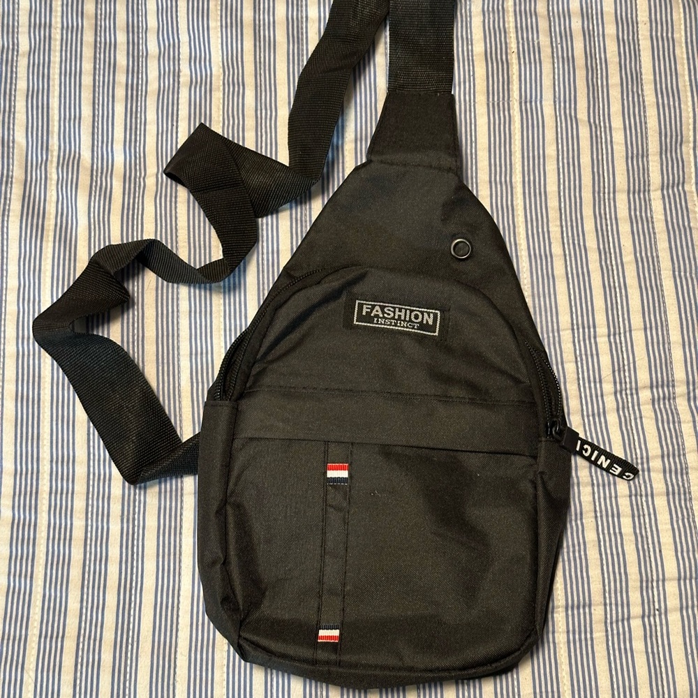NWOT Fashion Instinct Black Crossbody Bag